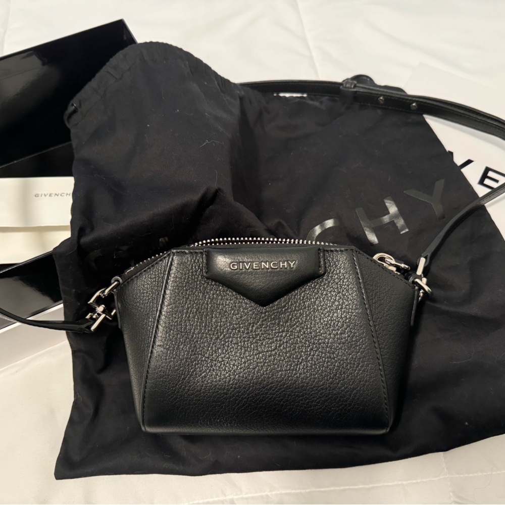 Givenchy Nano Antigona - Picture 3 of 7